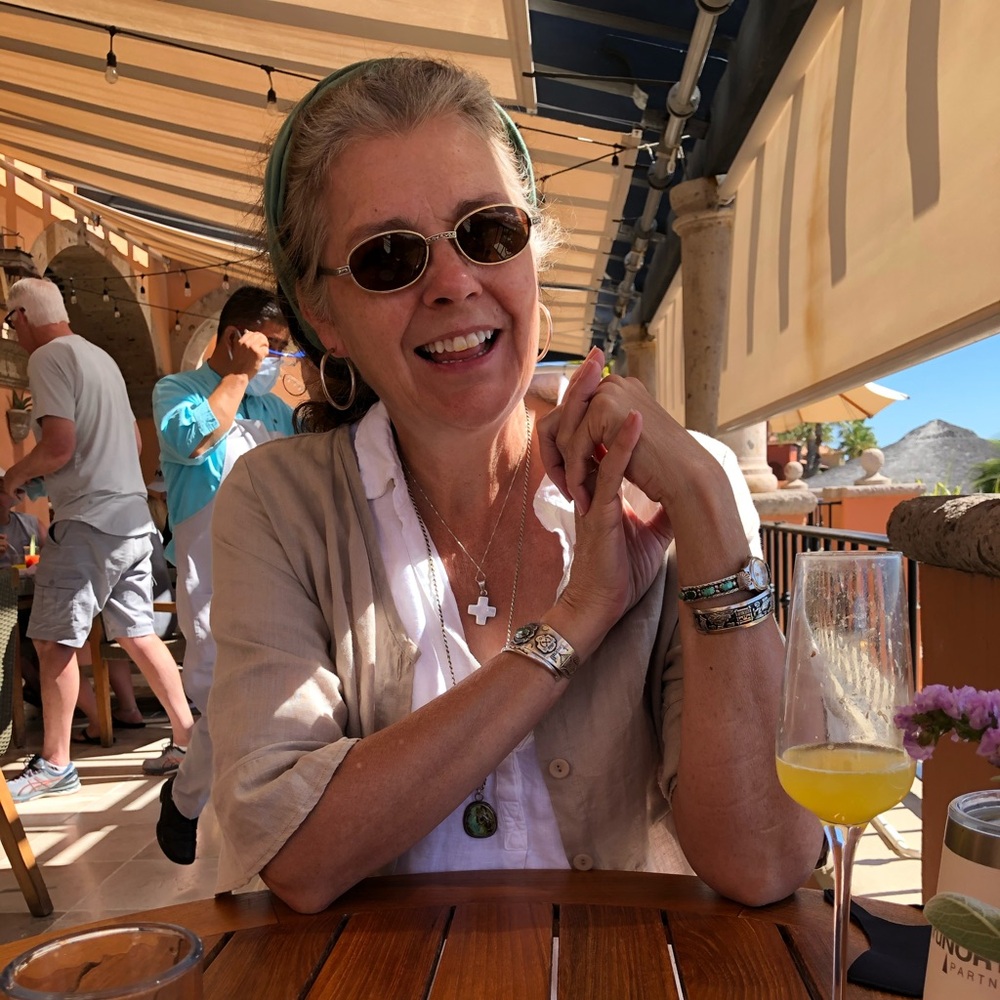 Meet your Posher, Crystal